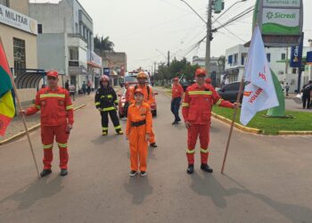 BOMBEIROS VOLUNTÁRIOS VOLUNTÁRIOS PARTICIPAM DO DESFILE CÍVICO DE TUPANCIRETÃ